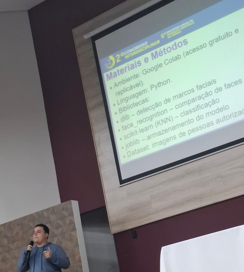 Apresentação de trabalho acadêmico PIBIC